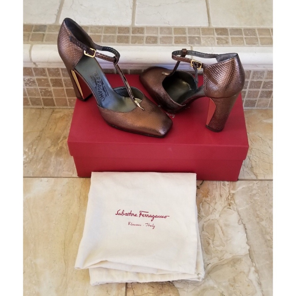 SALVATORE FERRAGAMO || FRANCISCA PUMPS